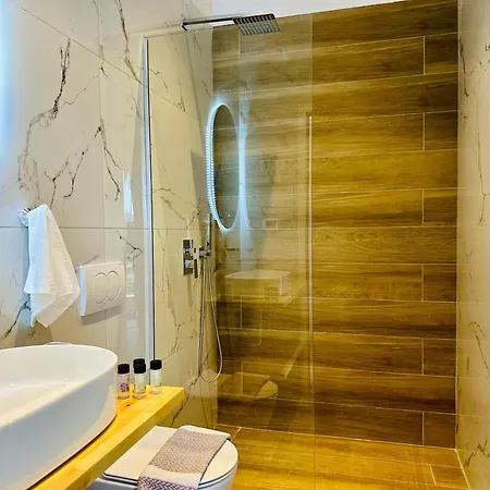 Simadhes Garden Himare