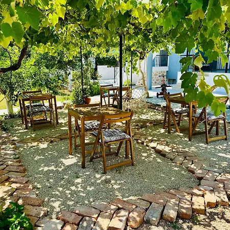 Simadhes Garden Appartement *