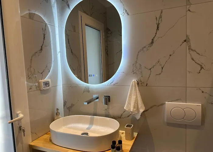Simadhes Garden Apartment Himarë