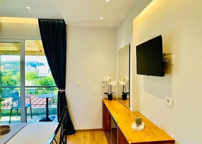 Apartment Simadhes Garden Himarë