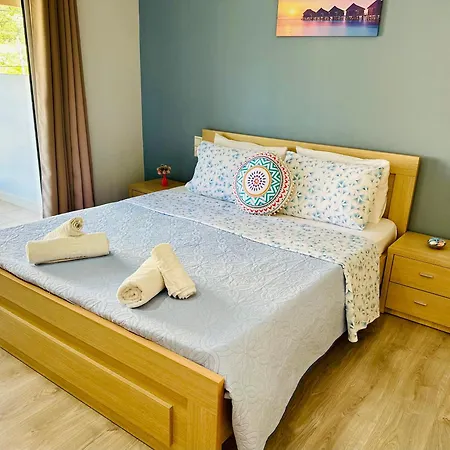 Simadhes Garden * Himara