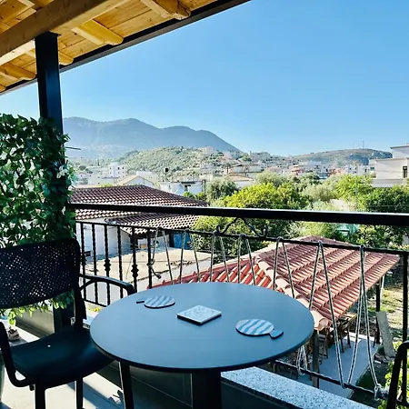 Simadhes Garden Apartman *