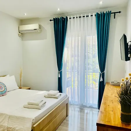 Simadhes Garden Apartment Himare