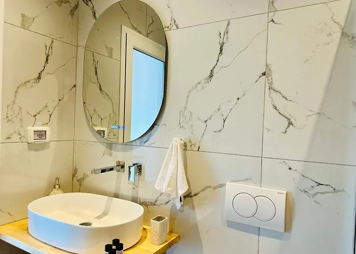 Simadhes Garden 公寓 *