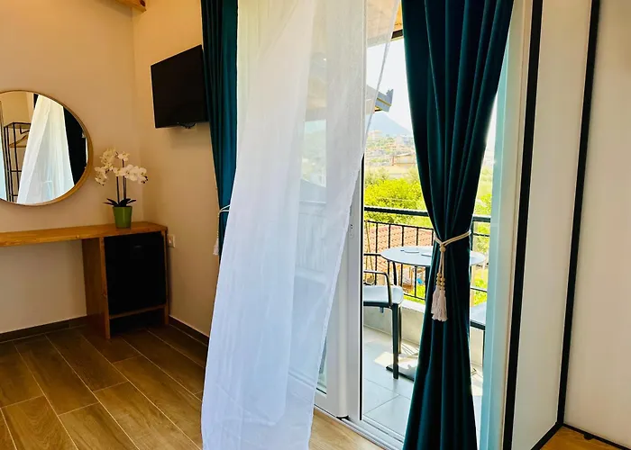 Simadhes Garden 公寓 *